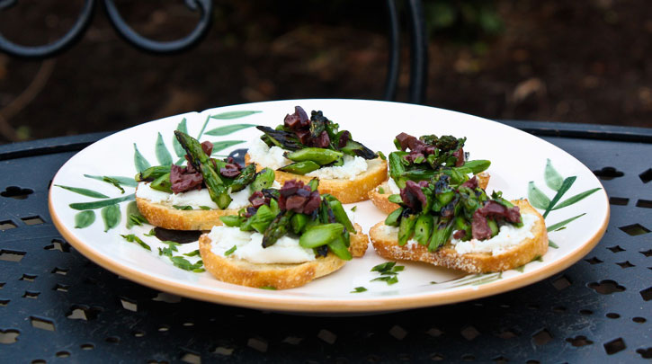 Grilled Crostini with Washington Asparagus